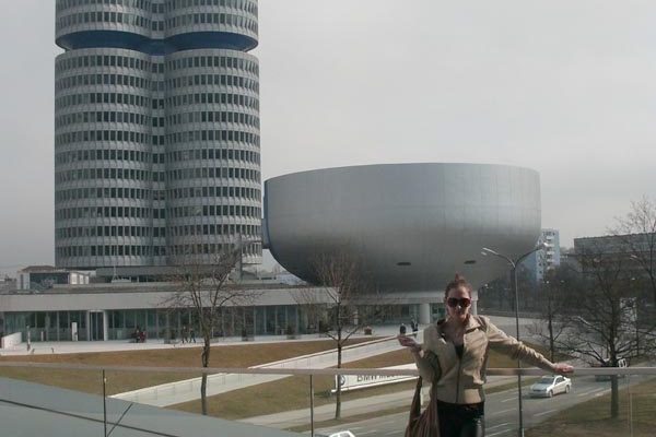 Anna – München után Londonba készül
