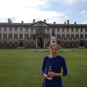 Márti Cambridge-ből – “a gyerekek úgy szólítanak, hogy Miss Martha”