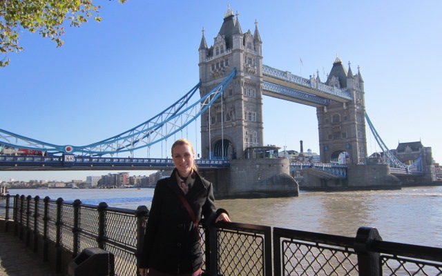 Vivien zsidó családnál – Anglia